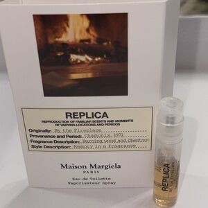 🌷3/$15 NWT replica by the fireplace edt sample